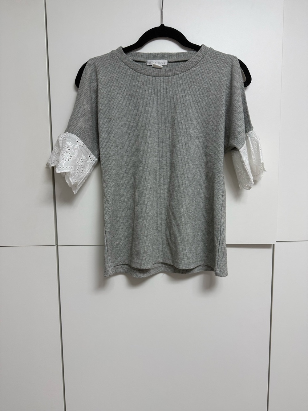Design History size S Grey Knit Top with White Eyelet Sleeve Detail - Women NWT